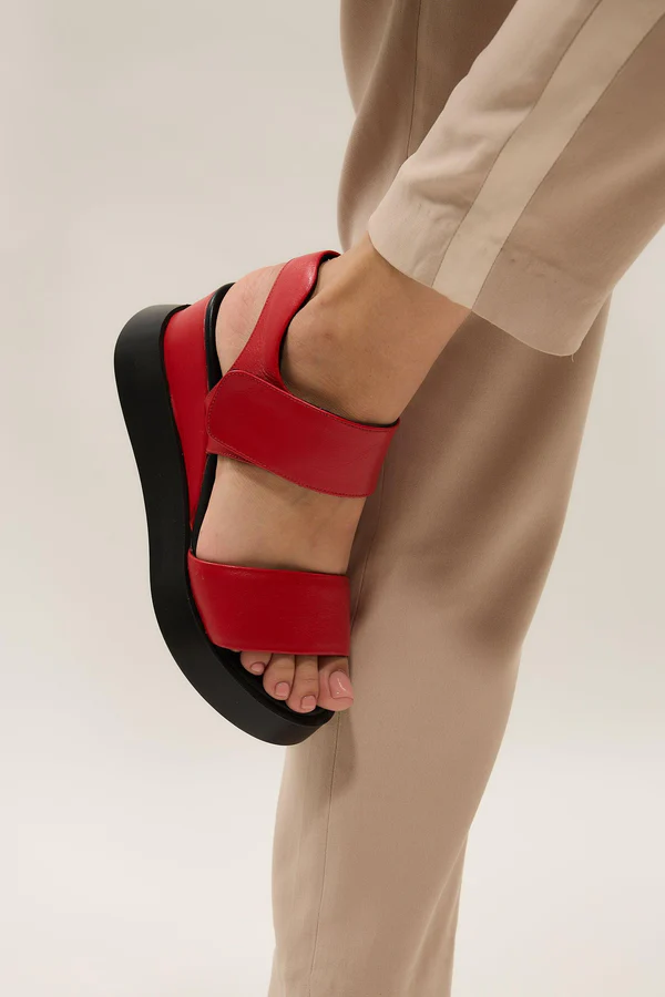 Effortless Style and Comfort with Modern Footwear